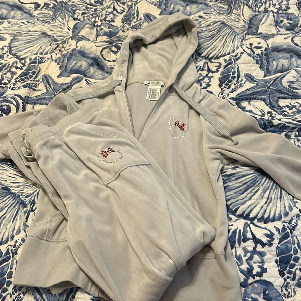 Walt Disney World Minnie Mouse jumpsuit